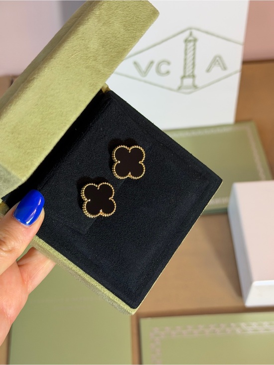 Van Cleef & Arpels Jewelry - RARE Van Cleef & Arpels Magic Onyx Alhambra single motif earrings FULL SET
